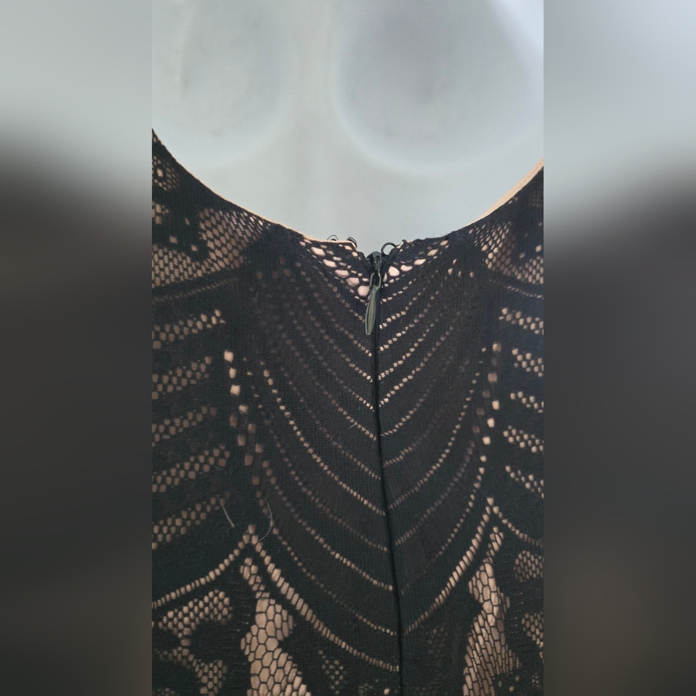 Morgan & Co. Elegant Black Lace Halter Dress - Picture 7 of 9